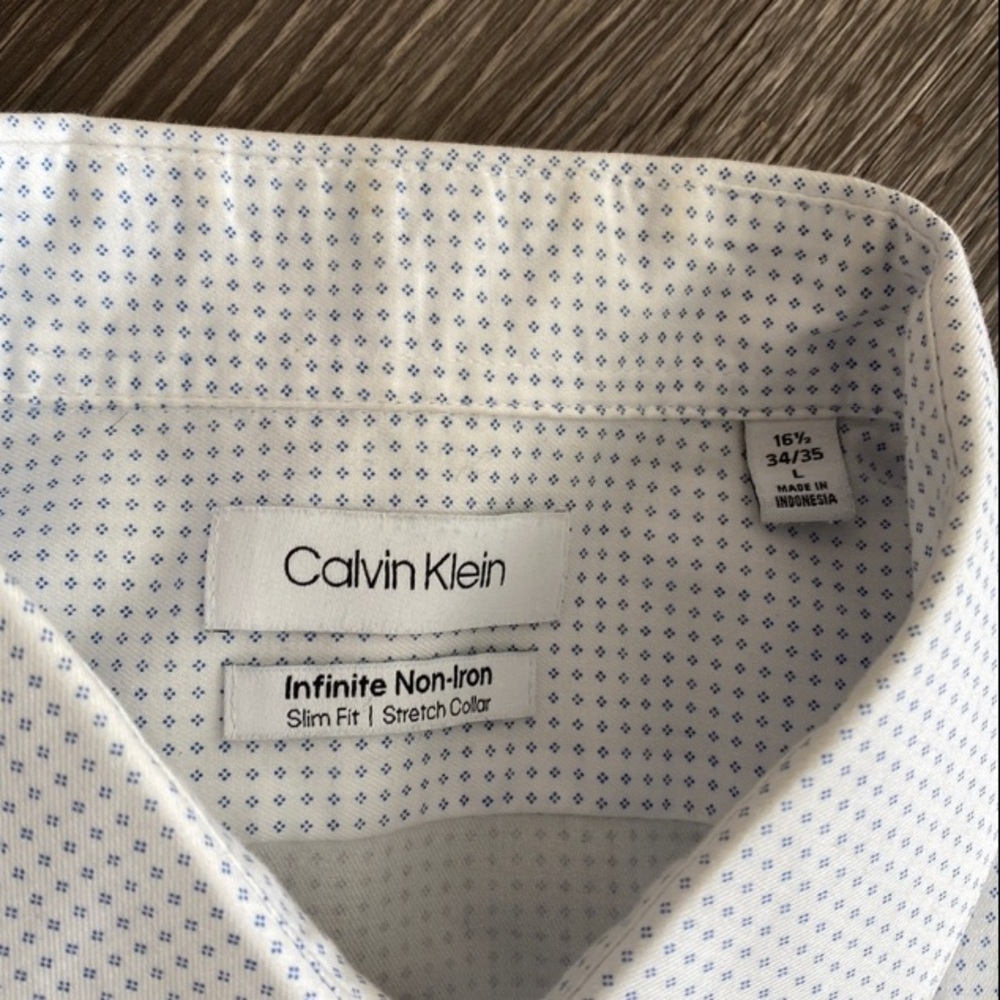 Calvin Klein - Picture 2 of 7